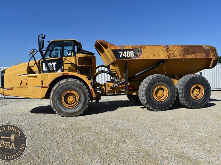 2012-caterpillar-740b-image-26