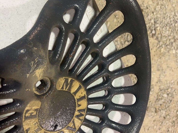 (3)-cast-iron-seats-image-2