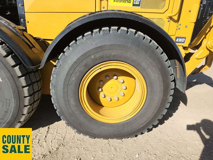 2020-caterpillar-150-awd-image-37