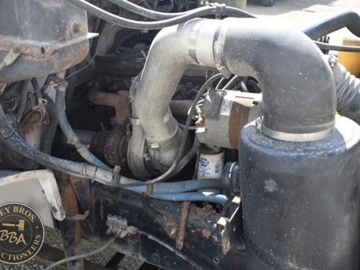 1999-freightliner-fl60-image-41