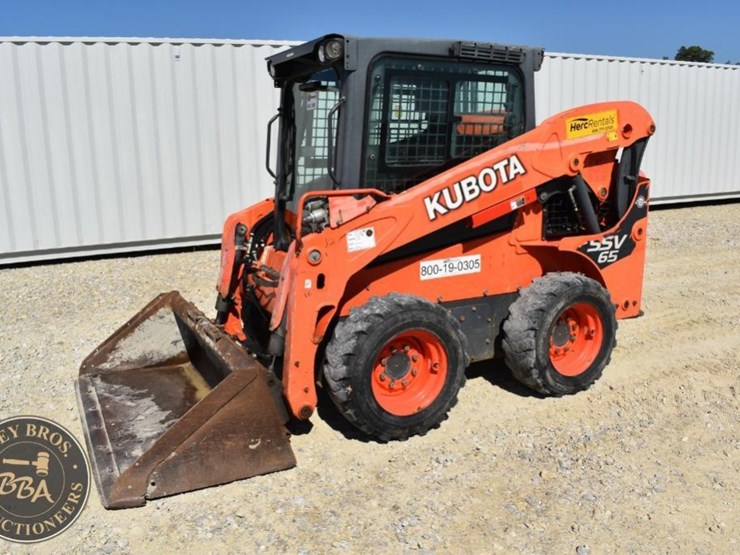 2017-kubota-ssv65-image-37