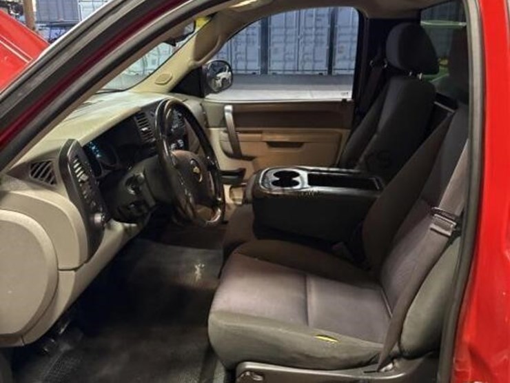2013-chevrolet-silverado-1500-image-23