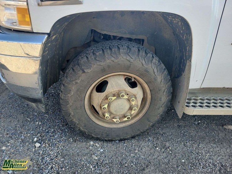 2013-chevrolet-silverado-3500hd-image-9