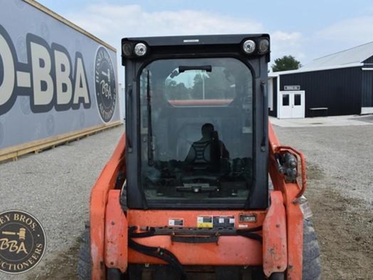 2017-kubota-ssv65-image-53