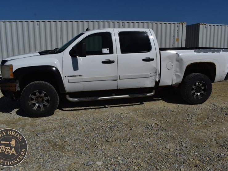 2007-chevrolet-silverado-2500hd-image-2