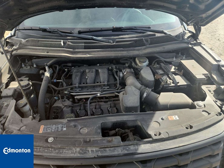 2016-ford-explorer-image-25