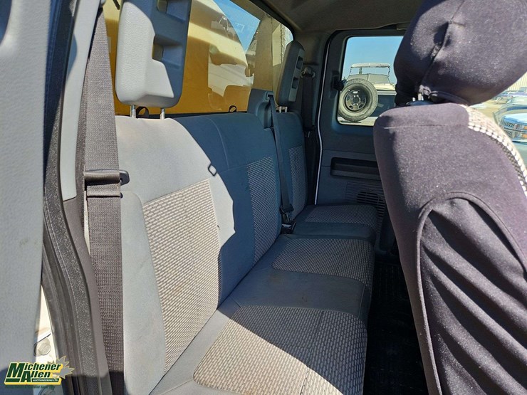 2011-ford-f550-image-16