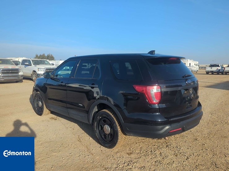 2018-ford-explorer-image-3