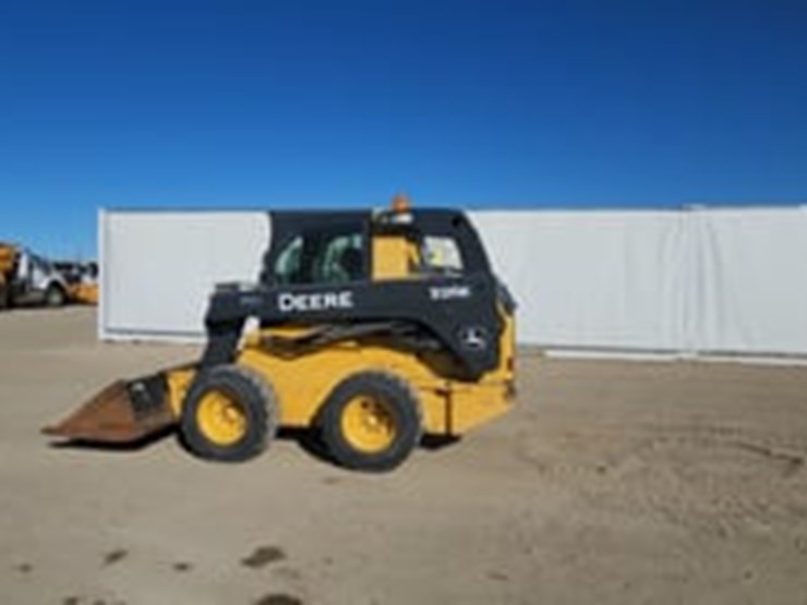 deere-326e-image-5