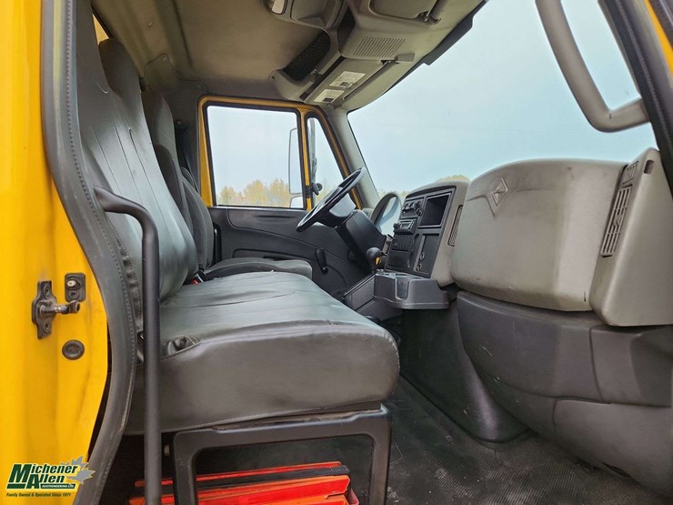 2013-international-durastar-4300-image-26