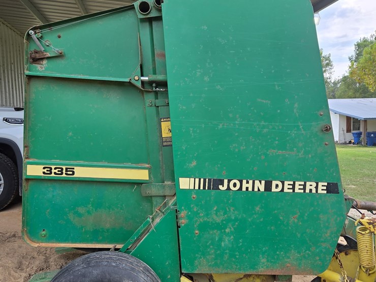 john-deere-335-image-8