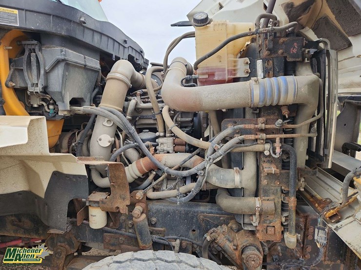 2016-international-workstar-7600-image-37