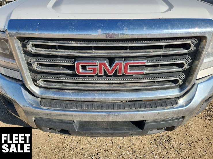 2015-gmc-sierra-2500hd-image-31