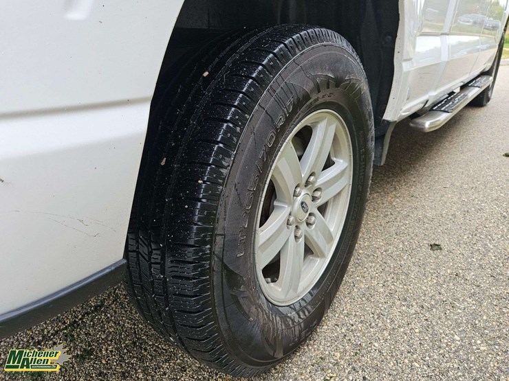 2021-ford-f150-image-39