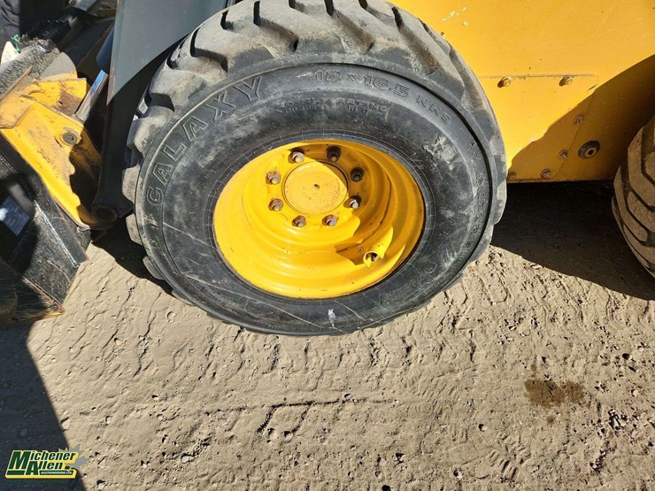 deere-326e-image-28