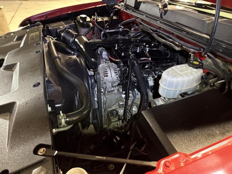 2010-chevrolet-silverado-2500hd-image-13
