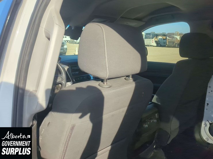 2019-chevrolet-suburban-image-18