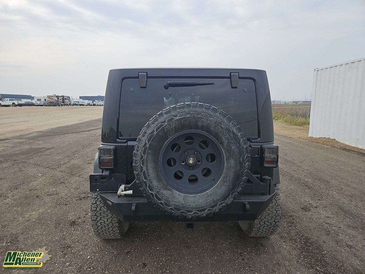 2011-jeep-wrangler-image-21