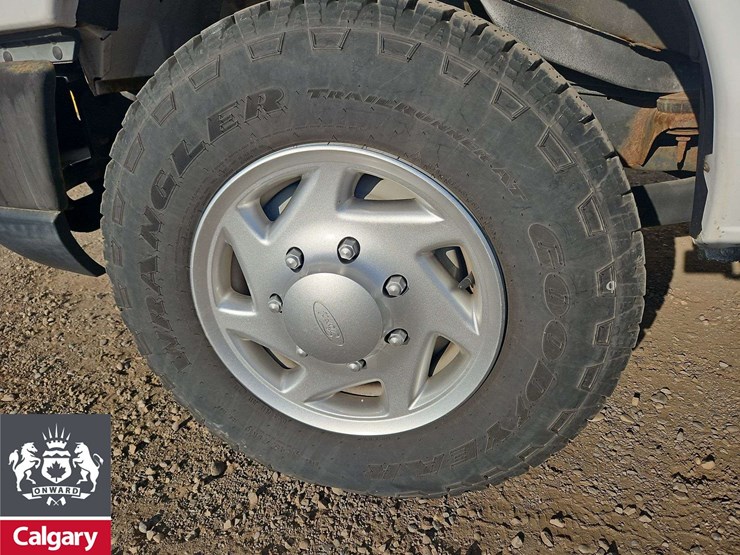 2012-ford-cargo-image-21