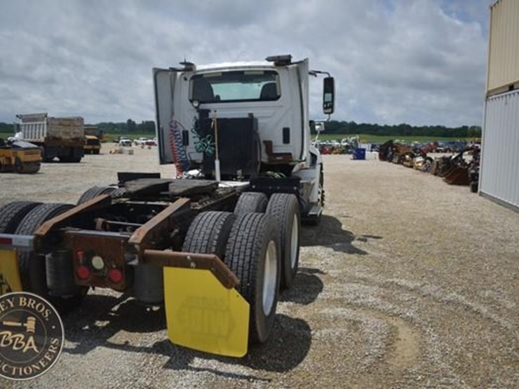 2014-international-prostar-image-8