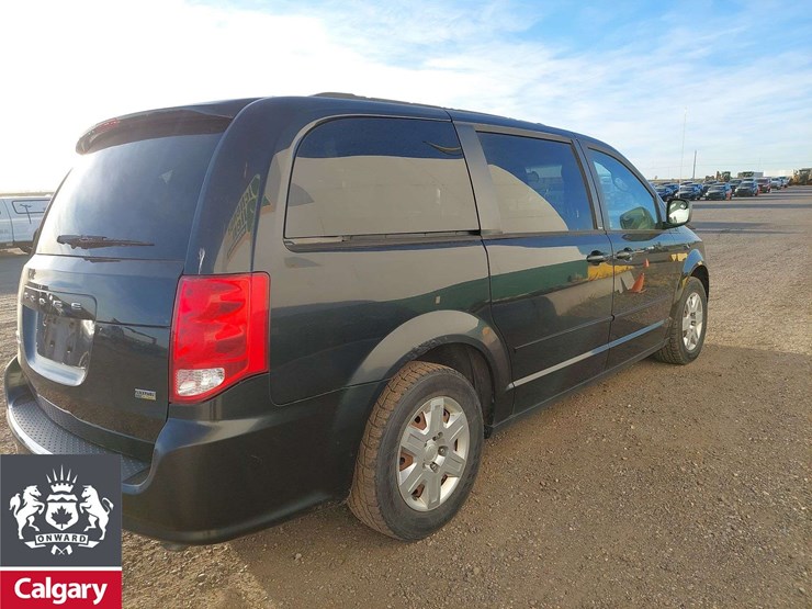 2013-dodge-grand-caravan-image-4