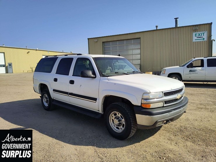 2006-chevrolet-suburban-image-2