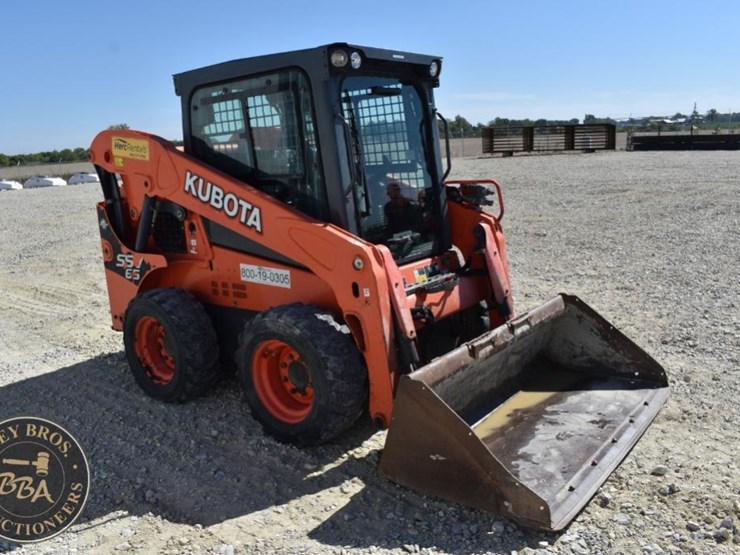 2017-kubota-ssv65-image-63