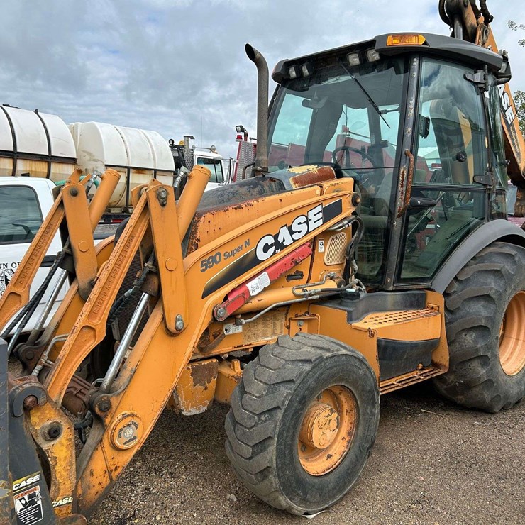 2011 CASE 590