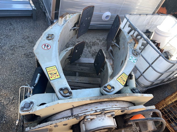 #3004-•-cascade-forklift-roll-clamp-attachment-(o8)-image-12