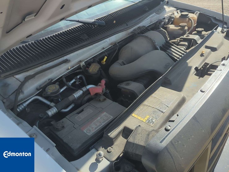 2012-ford-cargo-image-26
