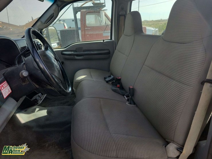 2006-ford-f550-image-18