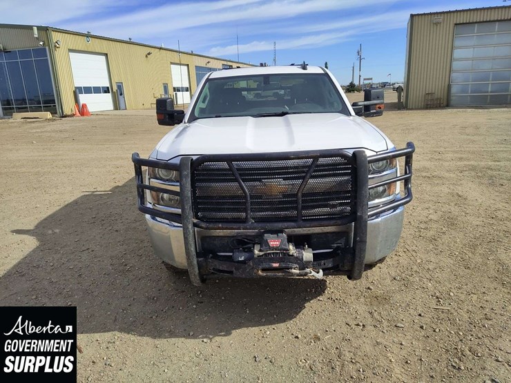 2017-chevrolet-silverado-2500hd-image-35