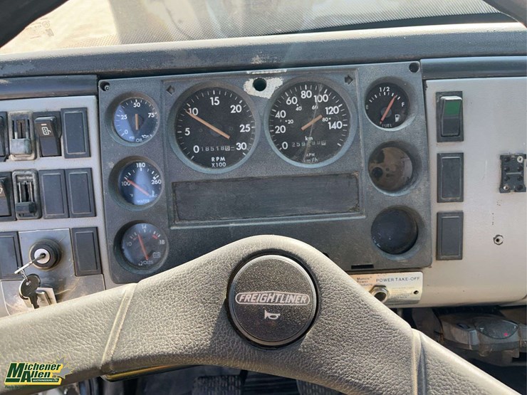 1995-freightliner-fl70-image-12