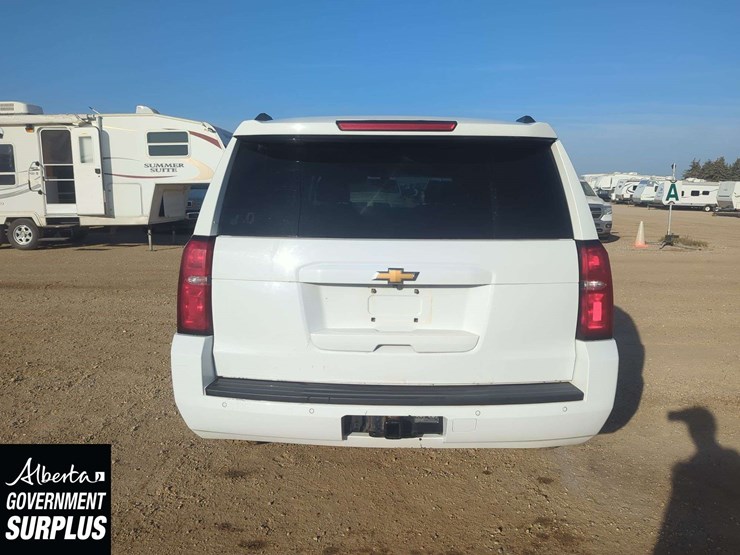 2019-chevrolet-suburban-image-31