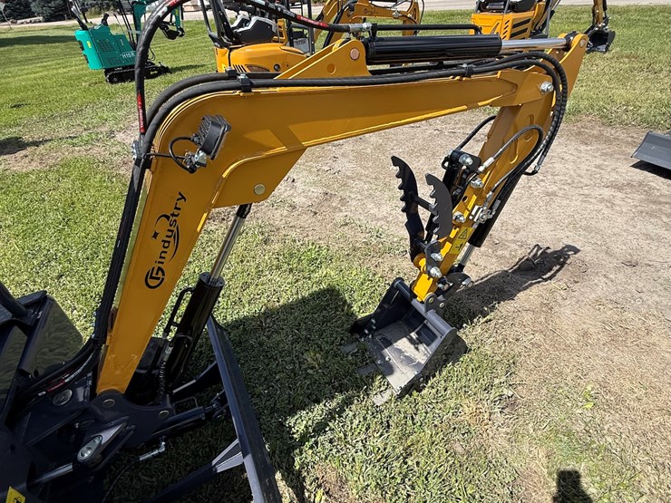 #605-•-2025-cfg-industrial-mx20r-hydraulic-track-type-mini-excavator-image-12