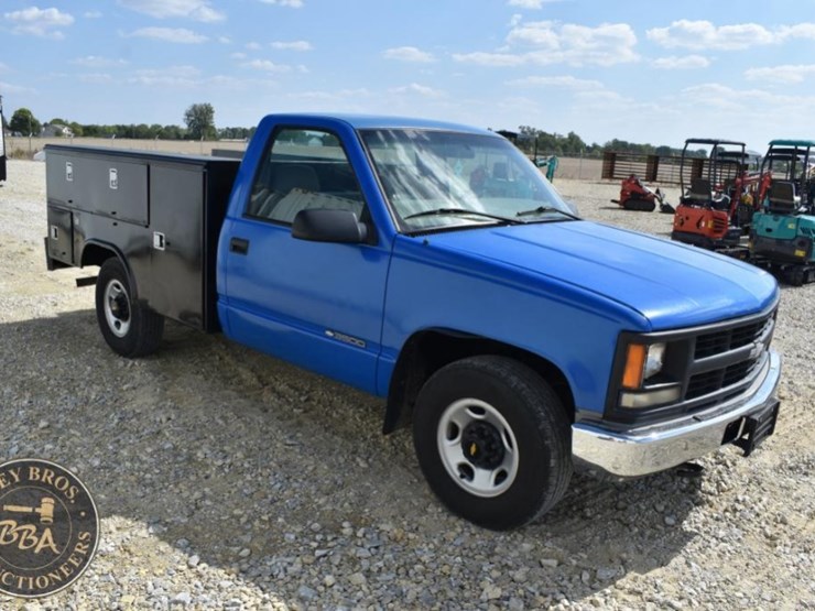 2000-chevrolet-3500-image-12