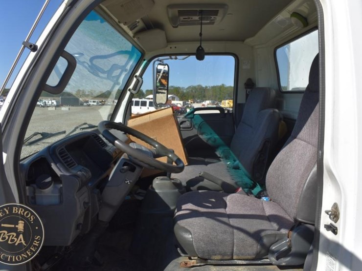 2003-isuzu-npr-hd-image-9