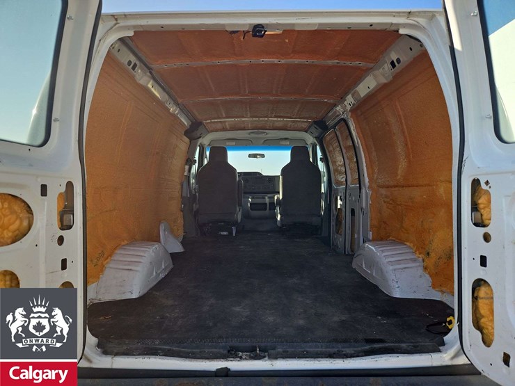 2012-ford-cargo-image-11