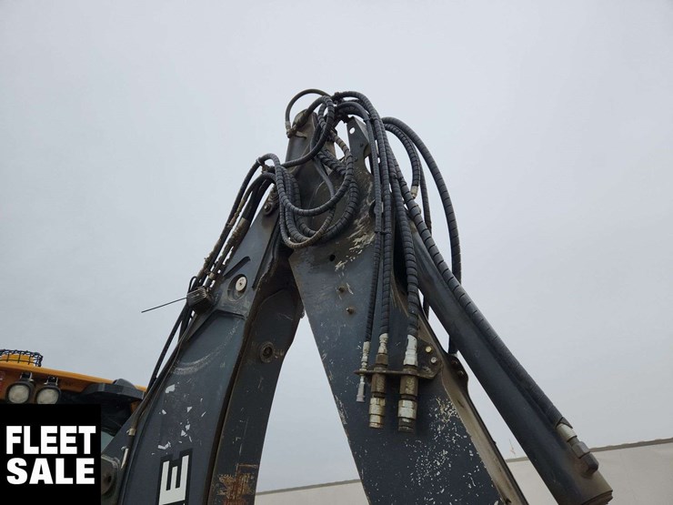 2015-deere-410l-image-36