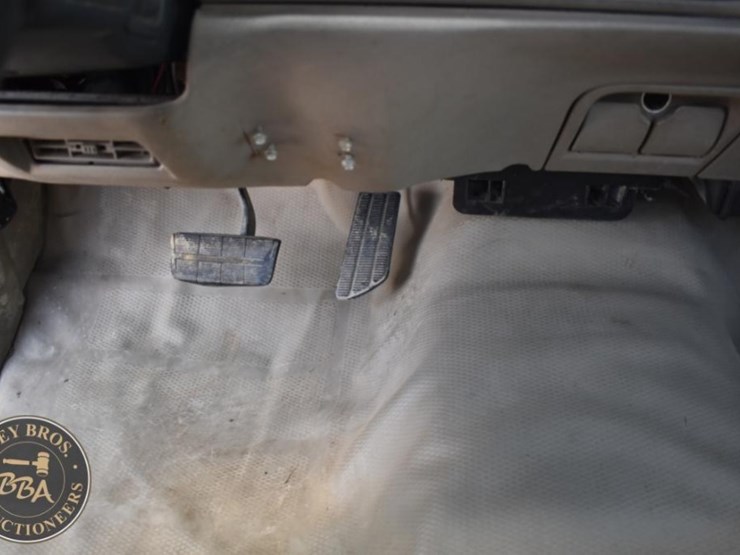 2000-chevrolet-3500-image-39