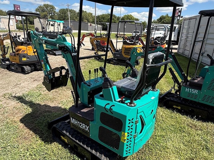 #610-•-2025-cfg-industrial-mh12rx-hydraulic-track-type-mini-excavator-image-16
