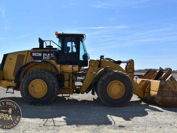 2014-caterpillar-982m-image-7