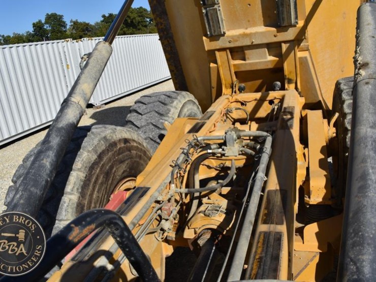 2012-caterpillar-740b-image-80