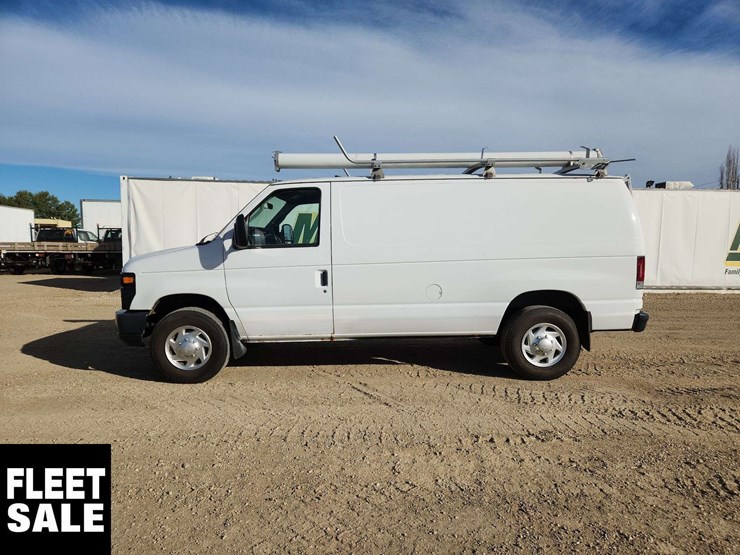 2012-ford-cargo-image-19
