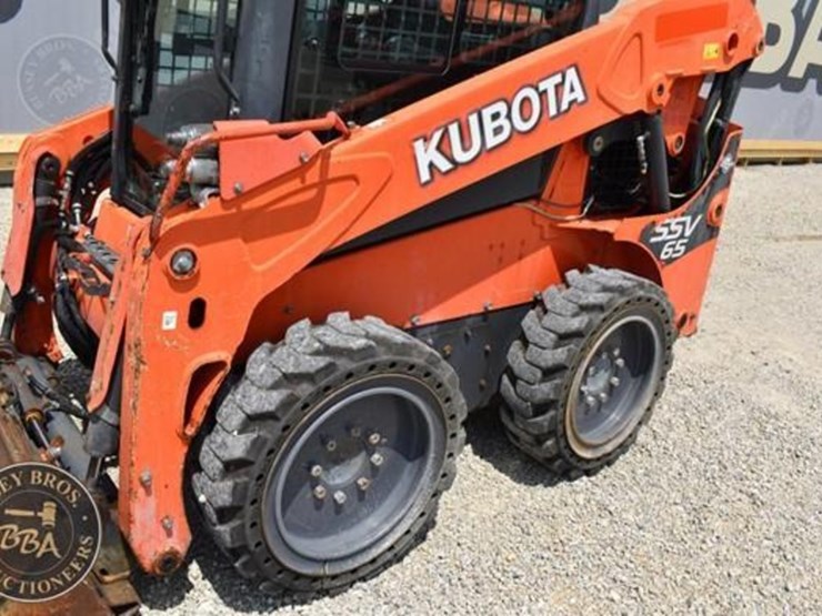 2017-kubota-ssv65-image-7