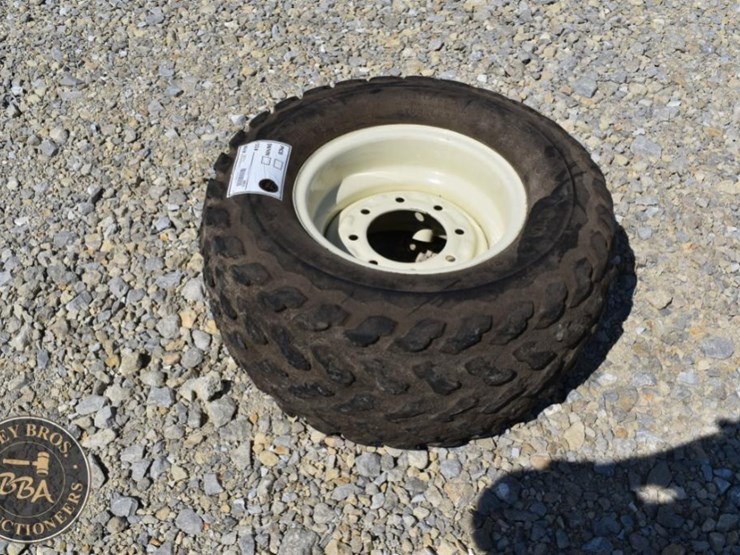 tires-31-x-13.50-15-implement-tire-and-rim-38031-image-3