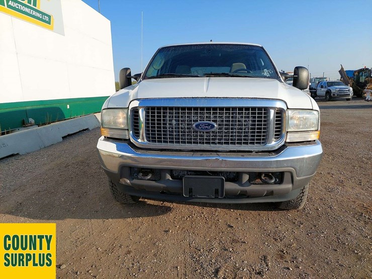 2004-ford-excursion-image-13