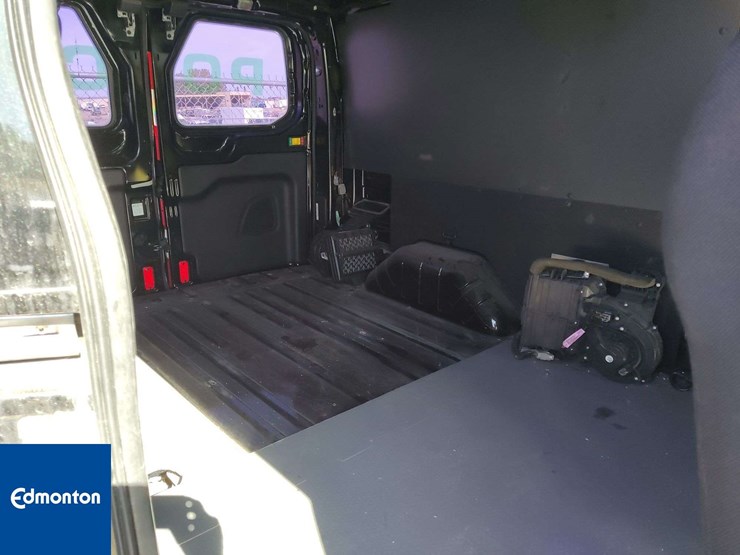 2015-ford-transit-image-19