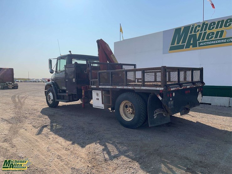 1995-freightliner-fl70-image-3
