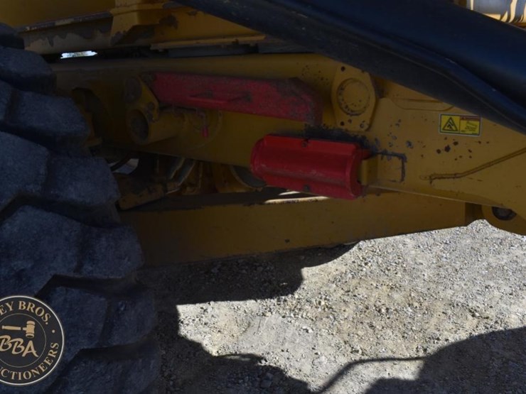 2011-caterpillar-740b-image-46